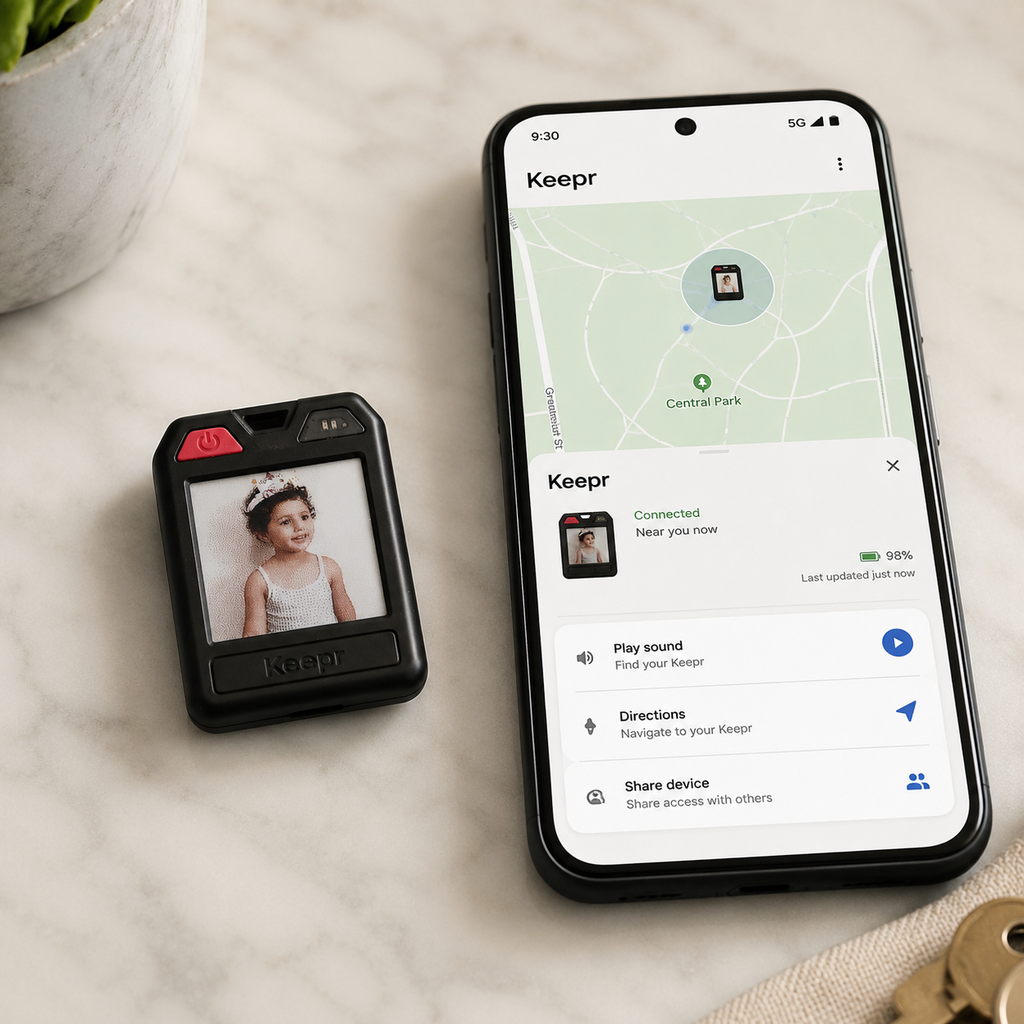Smart Tracker with Color E‑Ink Photo Screen